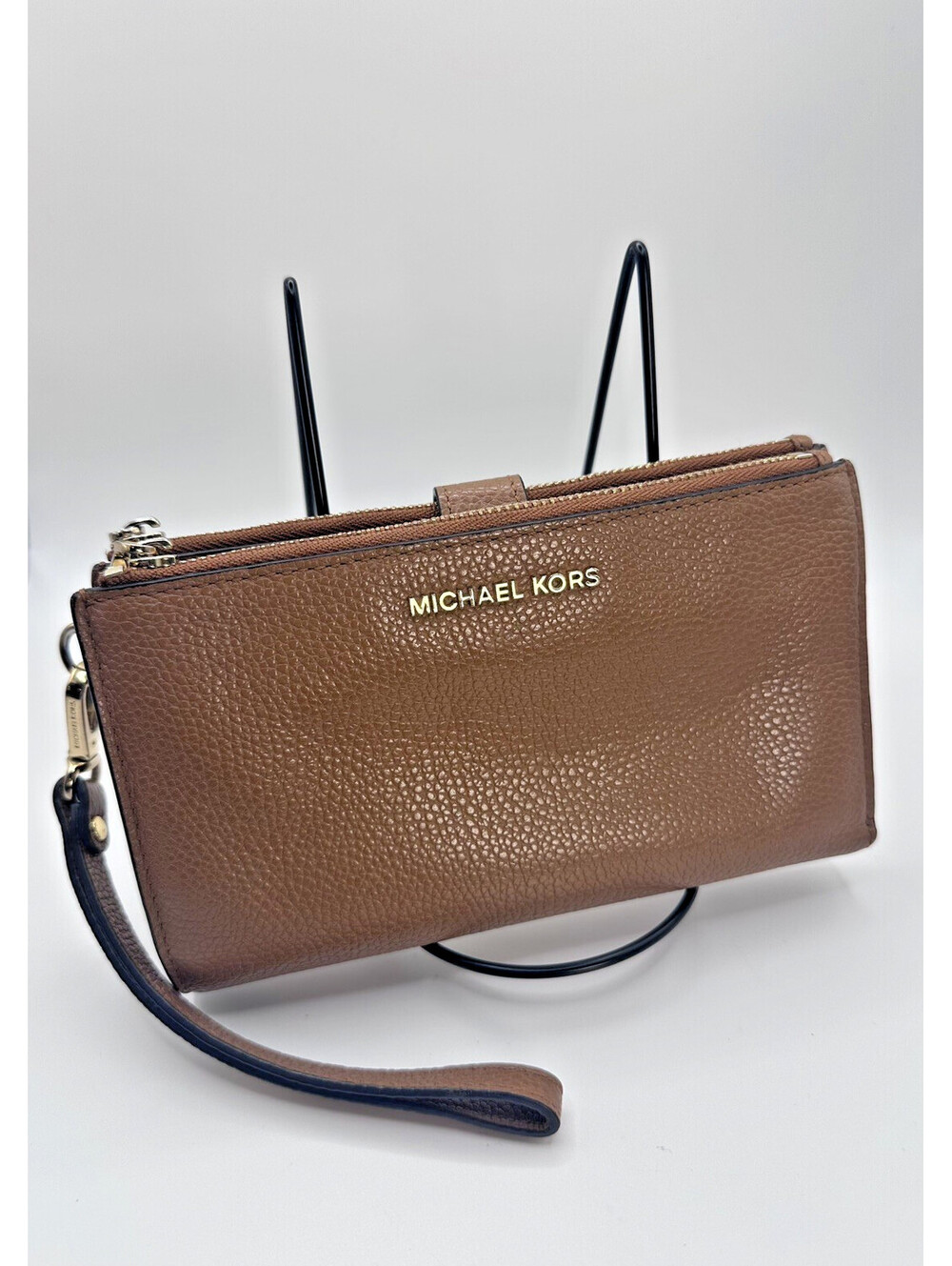 Michael Kors Jet Set Travel Leather Zip Around Wrist Wallet Brown Pebbled 2 zip
